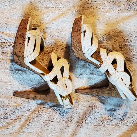 Steve Madden Sz 9 white stiletto sandal heels - Picture 2 of 9